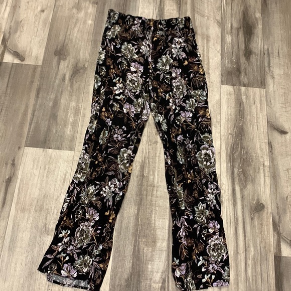 Maurices Pants - Maurice’s Medium Black Floral